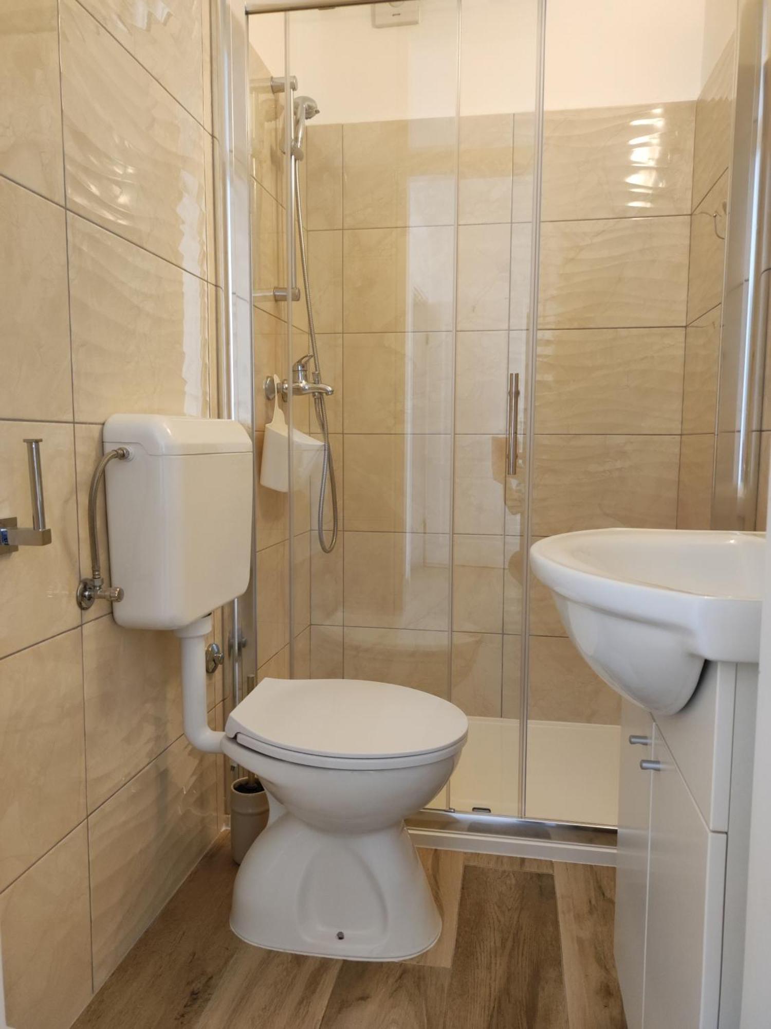 באניולה Apartments Martina מראה חיצוני תמונה