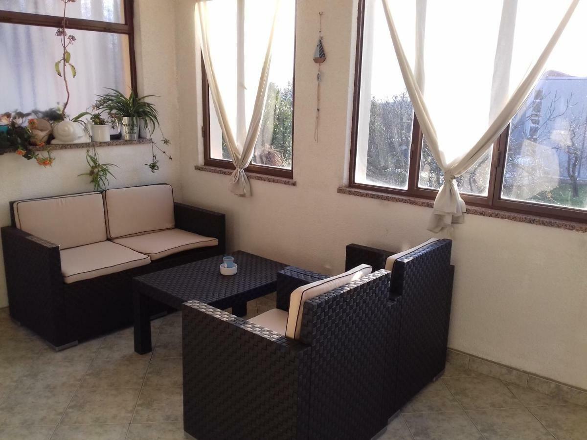 באניולה Apartments Martina מראה חיצוני תמונה